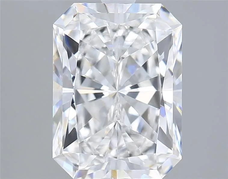 2.54ct Radiant Lab Grown Diamond (Colour E, Clarity VVS1, IGI Certified)
