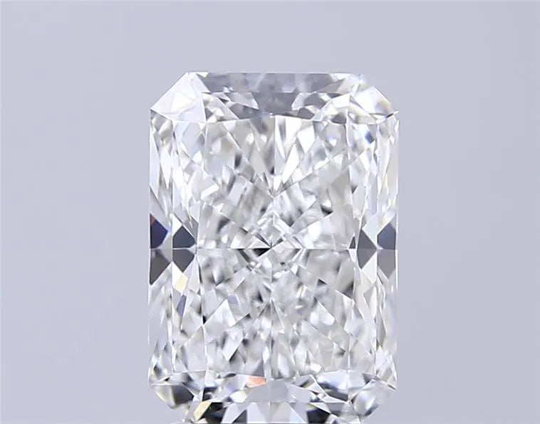 3.54ct Radiant Lab Grown Diamond (Colour F, Clarity VVS2, IGI Certified)