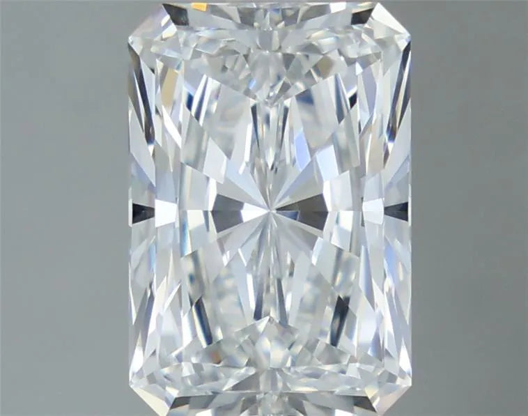 3.11ct Radiant Lab Grown Diamond (Colour E, Clarity VVS1, Cut EX, IGI Certified)