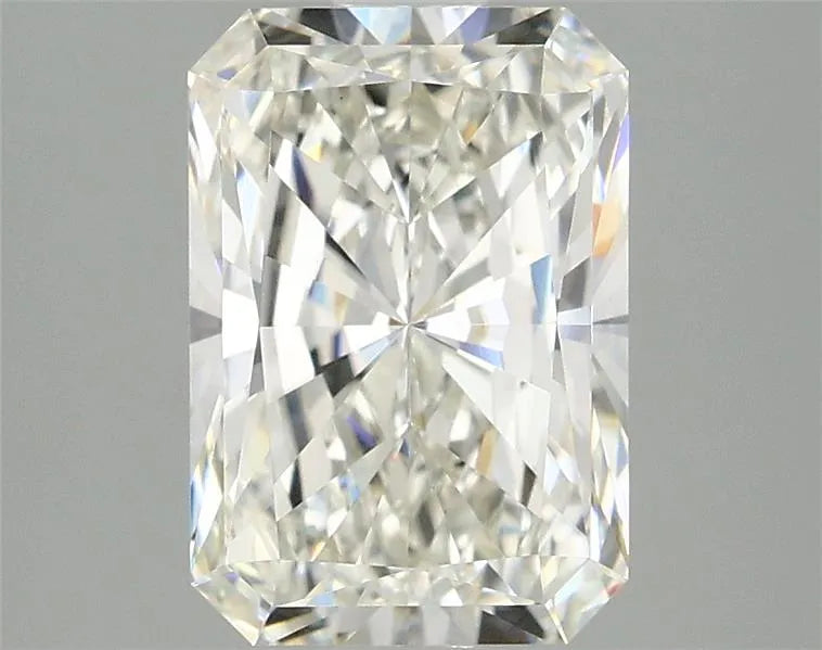 2.58ct Radiant Lab Grown Diamond (Colour G, Clarity VVS2, IGI Certified)