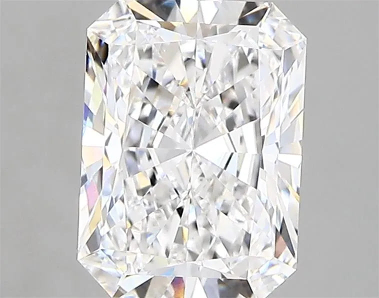 2.02ct Radiant Lab Grown Diamond (Colour E, Clarity VVS1, IGI Certified)