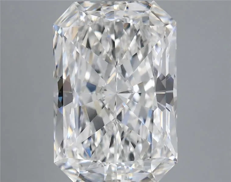 5.49ct Radiant Lab Grown Diamond (Colour E, Clarity VVS2, IGI Certified)
