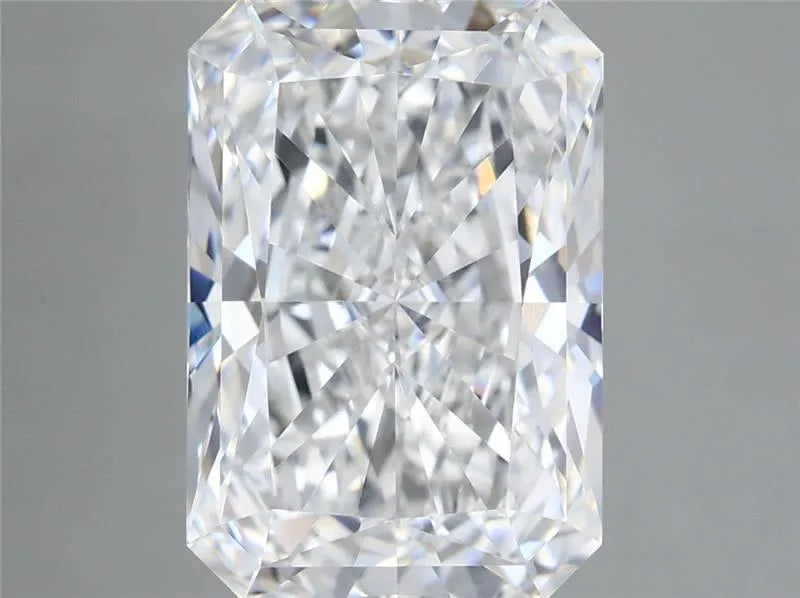 6.08ct Radiant Lab Grown Diamond (Colour E, Clarity VVS2, IGI Certified)