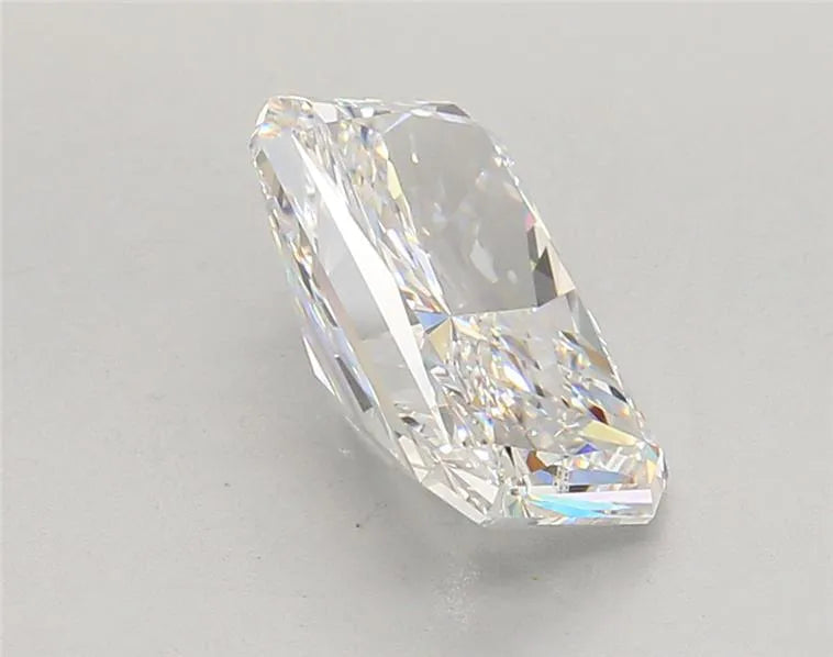 3.00ct Radiant Lab Grown Diamond (Colour E, Clarity VVS2, IGI Certified)