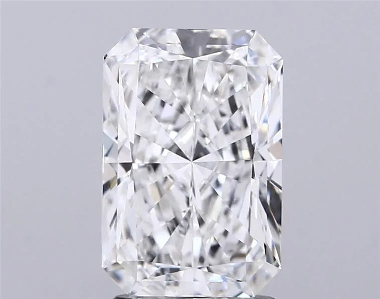 3.00ct Radiant Lab Grown Diamond (Colour E, Clarity VVS2, IGI Certified)