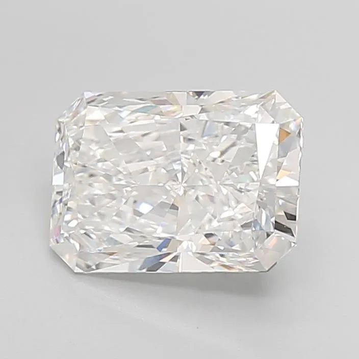 3.00ct Radiant Lab Grown Diamond (Colour E, Clarity VVS2, IGI Certified)