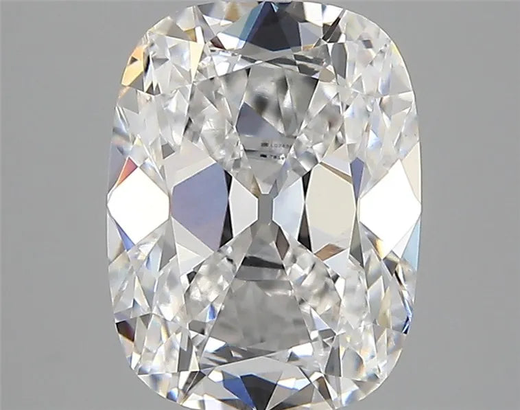 3.01ct Cushion modified Lab Grown Diamond (Colour E, Clarity VVS2, IGI Certified)