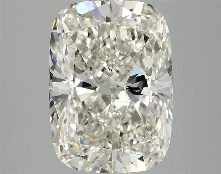 3.01ct Cushion modified Lab Grown Diamond (Colour H, Clarity VVS2, IGI Certified)