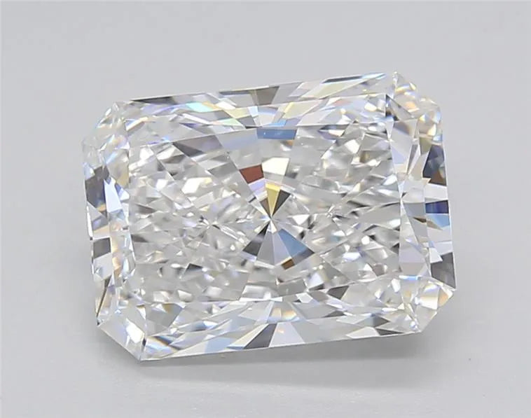3.01ct Radiant Lab Grown Diamond (Colour E, Clarity VVS2, GIA Certified)