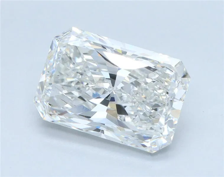 3.03ct Radiant Lab Grown Diamond (Colour E, Clarity VS2, IGI Certified)