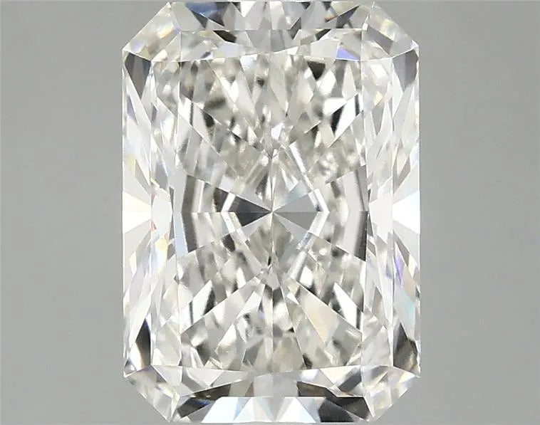 3.03ct Radiant Lab Grown Diamond (Colour G, Clarity VVS2, IGI Certified)