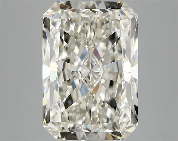 3.03ct Radiant Lab Grown Diamond (Colour H, Clarity VVS1, IGI Certified)