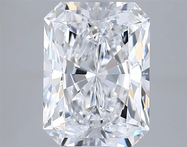 3.04ct Radiant Lab Grown Diamond (Colour D, Clarity VVS1, IGI Certified)