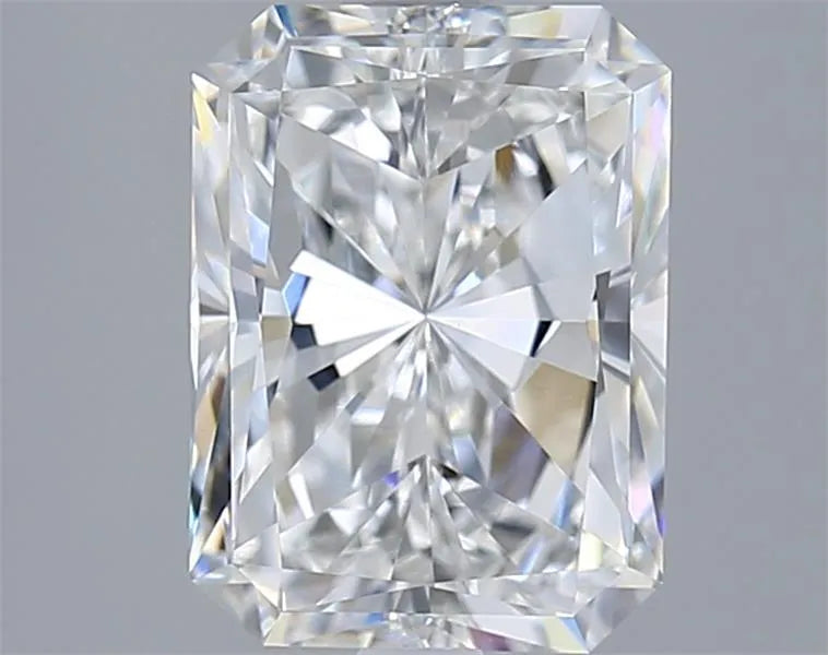 3.04ct Radiant Lab Grown Diamond (Colour E, Clarity VVS1, IGI Certified)