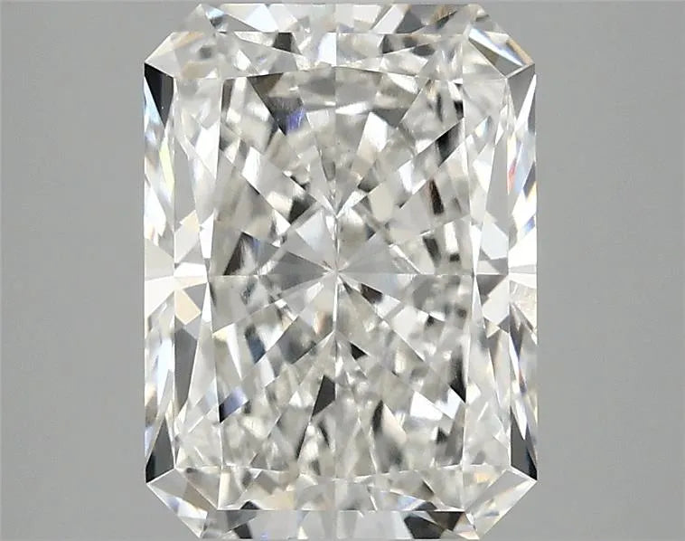 3.04ct Radiant Lab Grown Diamond (Colour G, Clarity VVS2, IGI Certified)