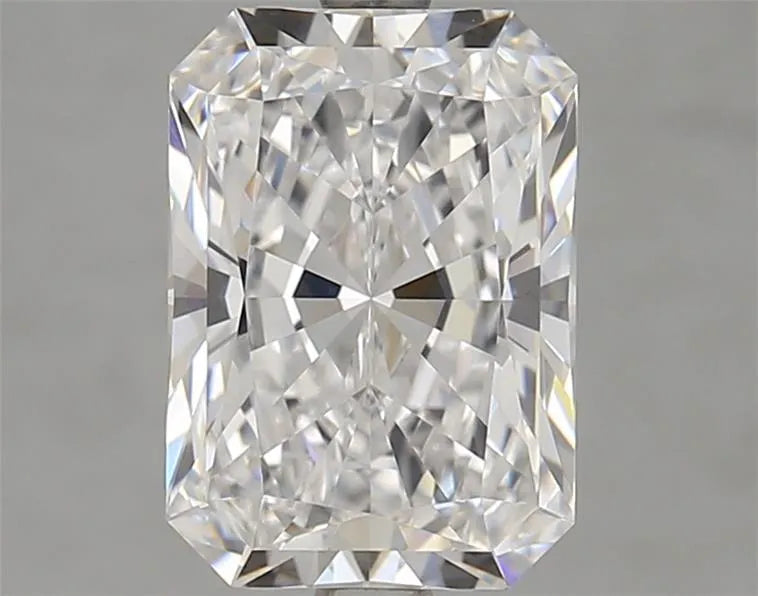 3.05ct Radiant Lab Grown Diamond (Colour D, Clarity VVS2, GIA Certified)