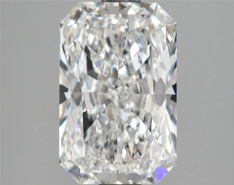 3.07ct Radiant Lab Grown Diamond (Colour D, Clarity VVS1, IGI Certified)