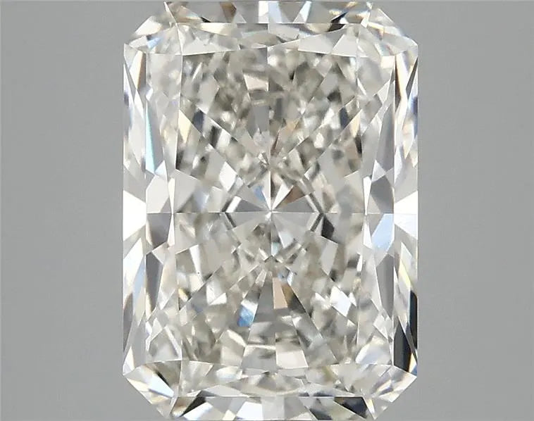 3.07ct Radiant Lab Grown Diamond (Colour G, Clarity VS1, IGI Certified)