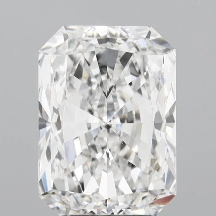 3.08ct Radiant Lab Grown Diamond (Colour E, Clarity VVS1, IGI Certified)