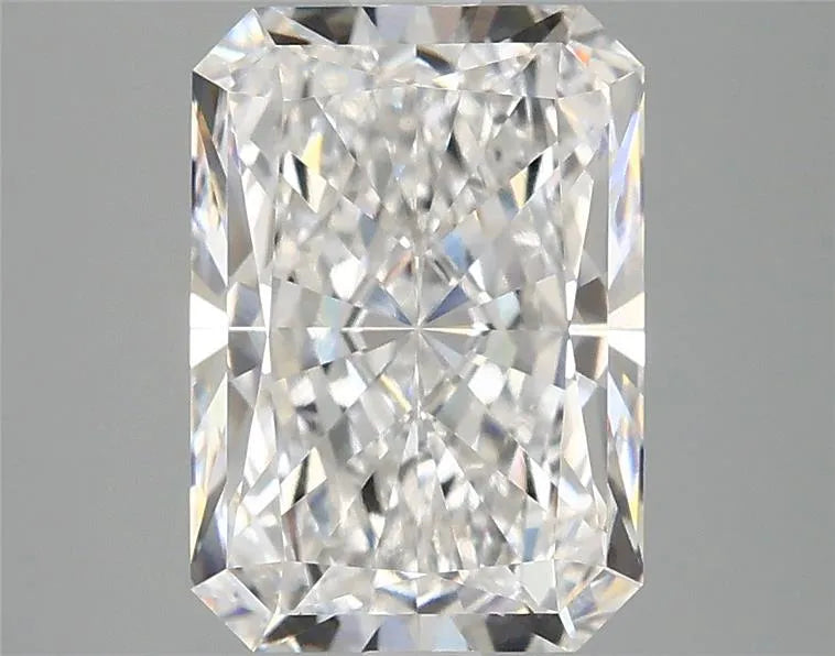3.09ct Radiant Lab Grown Diamond (Colour E, Clarity VVS2, IGI Certified)