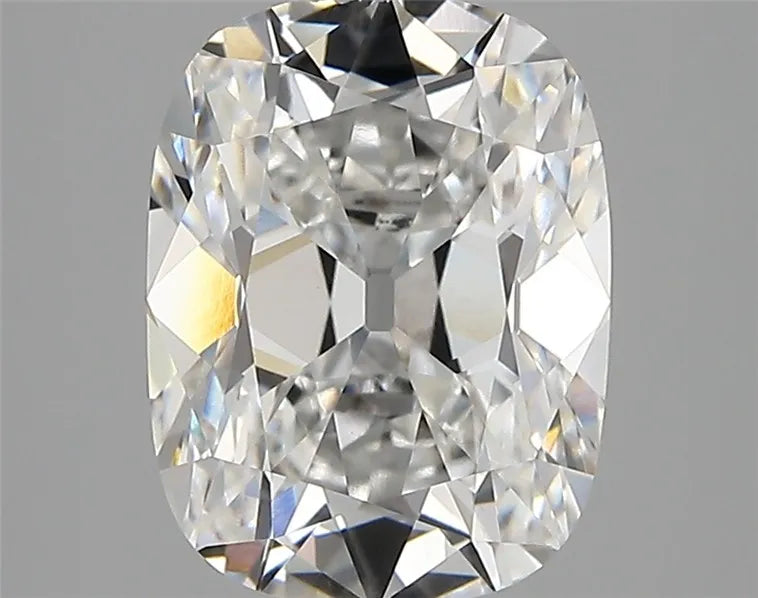 3.10ct Cushion modified Lab Grown Diamond (Colour E, Clarity VVS2, IGI Certified)