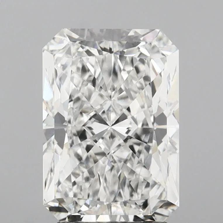 3.11ct Radiant Lab Grown Diamond (Colour E, Clarity VVS2, IGI Certified)