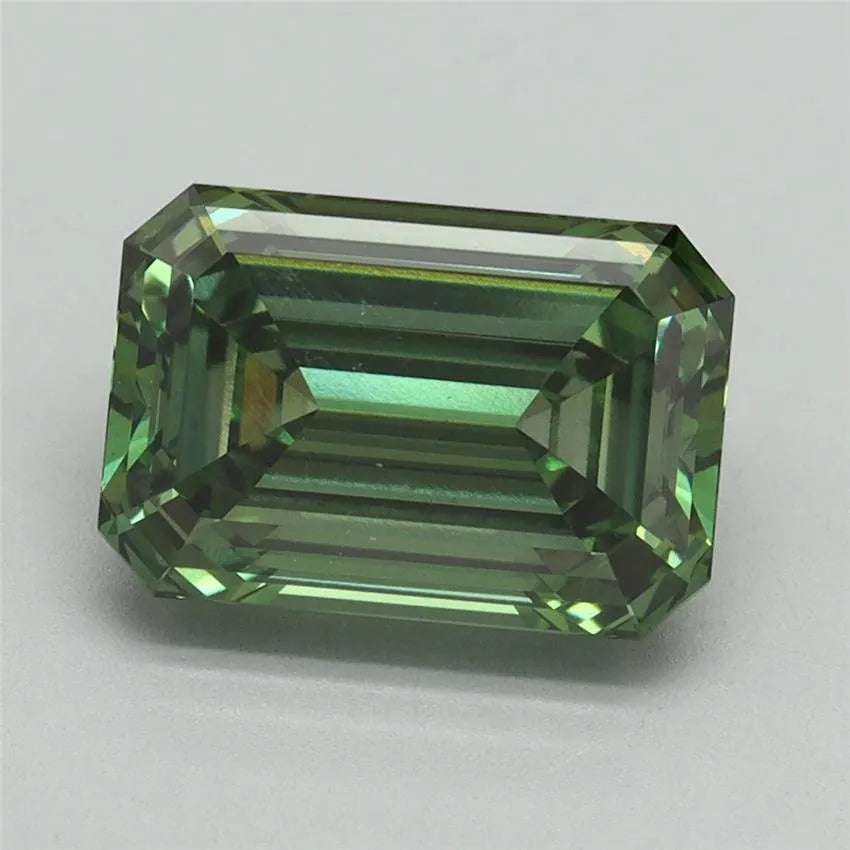 3.16ct Emerald Lab Grown Diamond (Colour Fancy Vivid Green, Clarity VS2, IGI Certified)