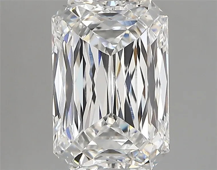 3.16ct Radiant Lab Grown Diamond (Colour E, Clarity VVS2, IGI Certified)