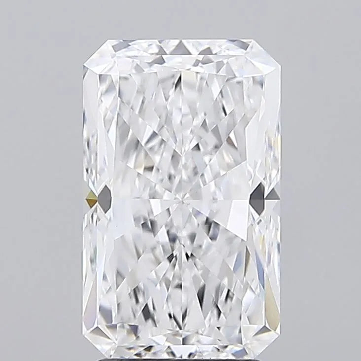 3.24ct Radiant Lab Grown Diamond (Colour D, Clarity VVS2, IGI Certified)