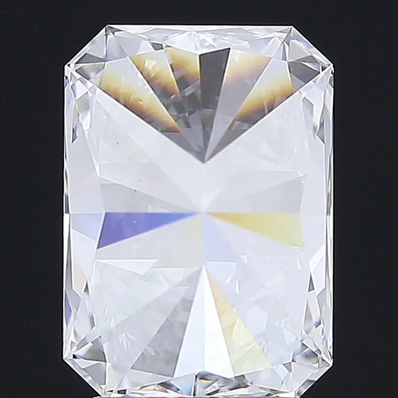 3.32ct Radiant Lab Grown Diamond (Colour D, Clarity VVS2, IGI Certified)