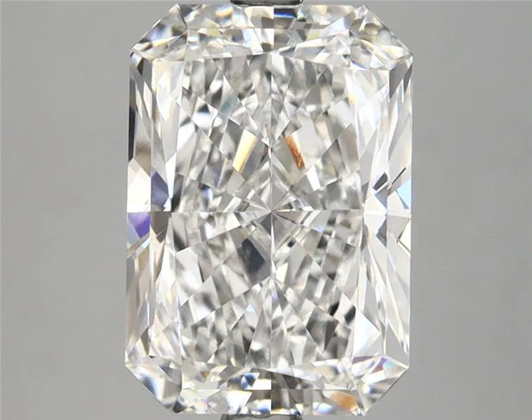 3.41ct Radiant Lab Grown Diamond (Colour E, Clarity VVS2, IGI Certified)