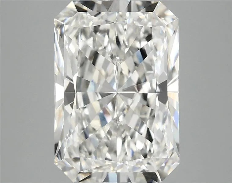 3.56ct Radiant Lab Grown Diamond (Colour F, Clarity VVS2, IGI Certified)
