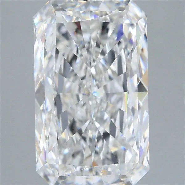 3.58ct Radiant Lab Grown Diamond (Colour E, Clarity VVS2, IGI Certified)
