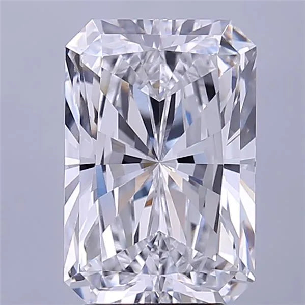 3.69ct Radiant Lab Grown Diamond (Colour D, Clarity VVS2, IGI Certified)