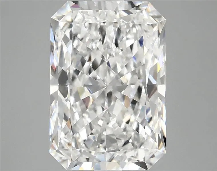 3.80ct Radiant Lab Grown Diamond (Colour E, Clarity VS1, IGI Certified)