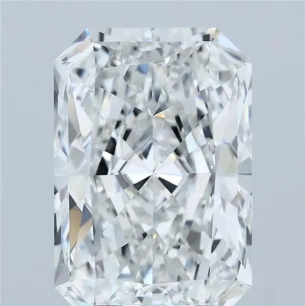 3.87ct Radiant Lab Grown Diamond (Colour F, Clarity VVS2, IGI Certified)
