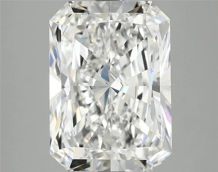 3.98ct Radiant Lab Grown Diamond (Colour D, Clarity VVS2, IGI Certified)
