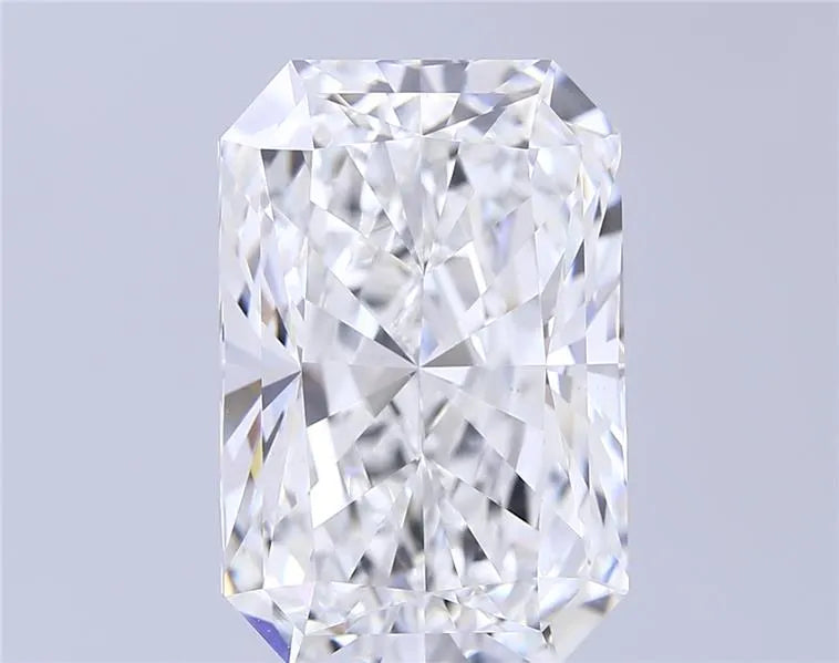 3.99ct Radiant Lab Grown Diamond (Colour E, Clarity VVS2, IGI Certified)