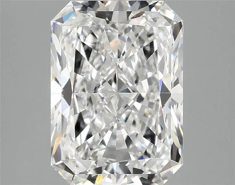 3.06ct Radiant Lab Grown Diamond (Colour E, Clarity VVS2, IGI Certified)