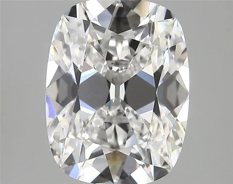 4.01ct Cushion modified Lab Grown Diamond (Colour E, Clarity VVS2, IGI Certified)