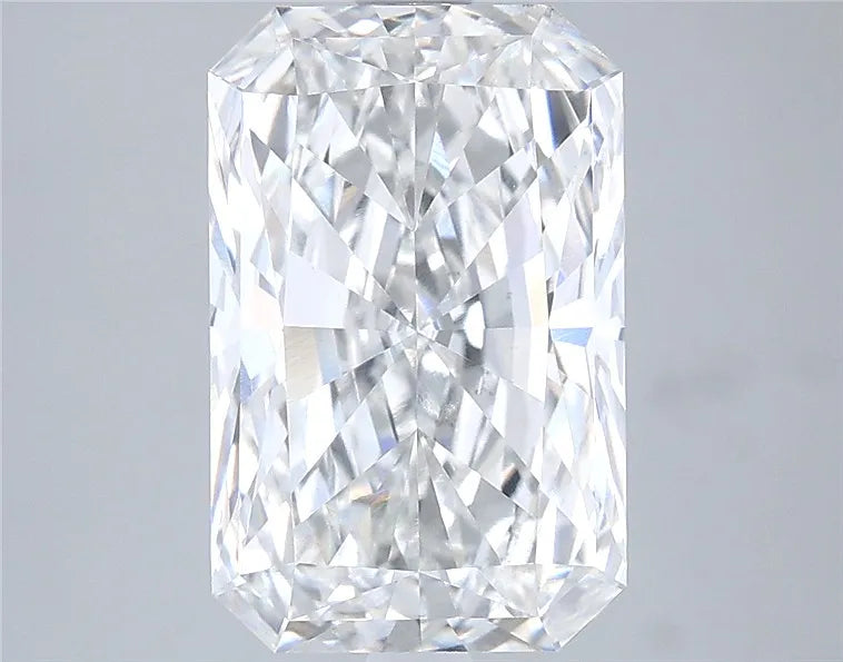 4.01ct Radiant Lab Grown Diamond (Colour F, Clarity VVS2, IGI Certified)