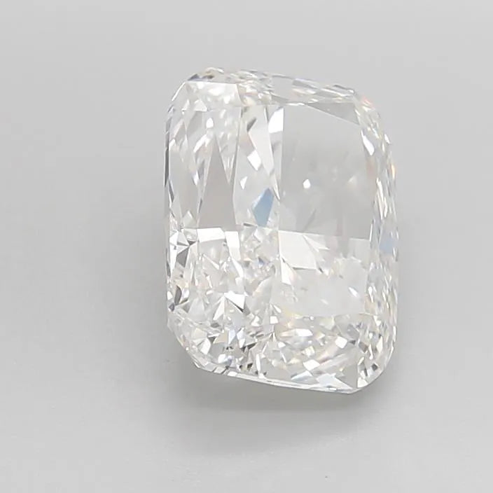 4.02ct Cushion modified Lab Grown Diamond (Colour E, Clarity VVS2, IGI Certified)