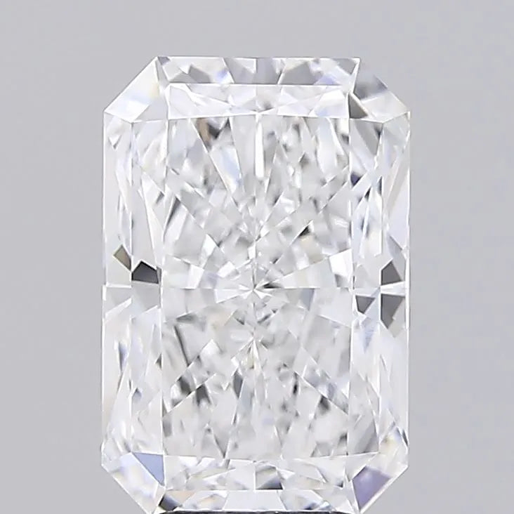 4.02ct Radiant Lab Grown Diamond (Colour D, Clarity VVS2, IGI Certified)