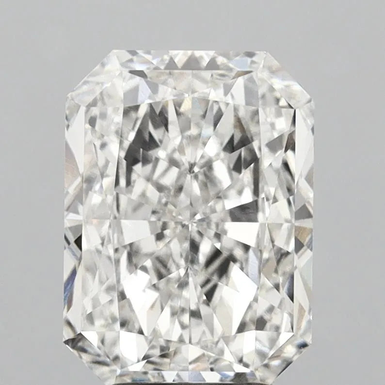 4.02ct Radiant Lab Grown Diamond (Colour G, Clarity VVS2, IGI Certified)