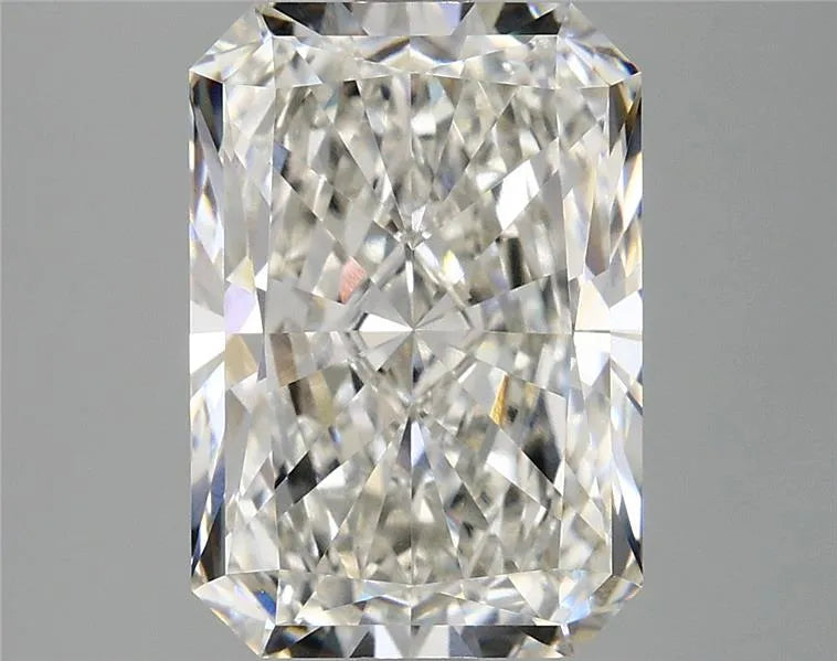 4.03ct Radiant Lab Grown Diamond (Colour G, Clarity VVS2, IGI Certified)