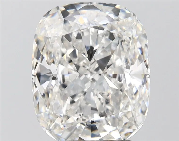 4.05ct Cushion modified Lab Grown Diamond (Colour E, Clarity VVS2, IGI Certified)