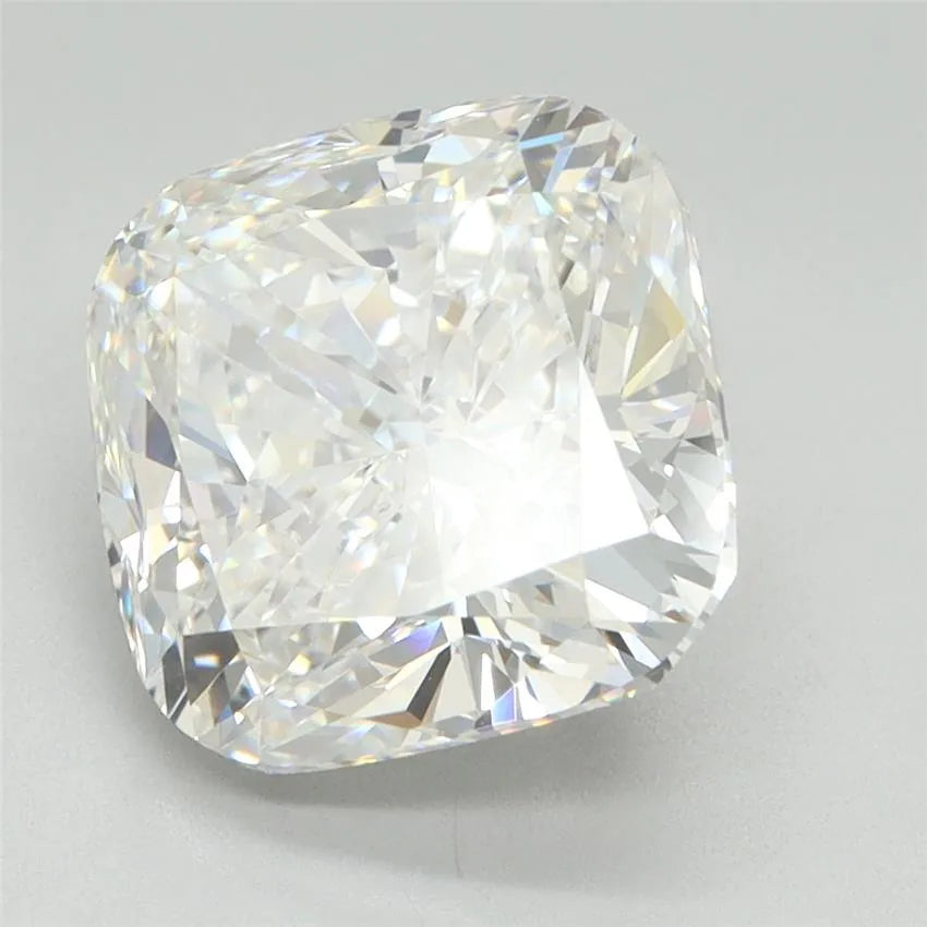 4.05ct Cushion modified Lab Grown Diamond (Colour E, Clarity VVS2, IGI Certified)