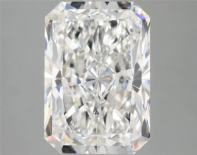 4.05ct Radiant Lab Grown Diamond (Colour E, Clarity SI1, IGI Certified)