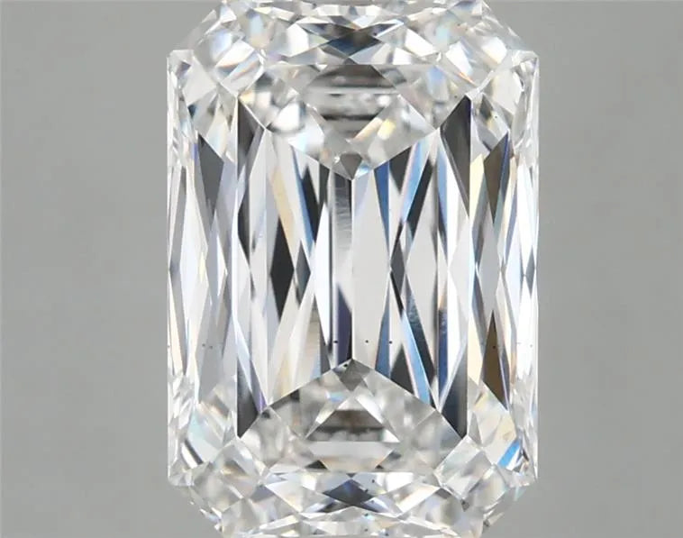 4.05ct Radiant Lab Grown Diamond (Colour E, Clarity VS2, IGI Certified)