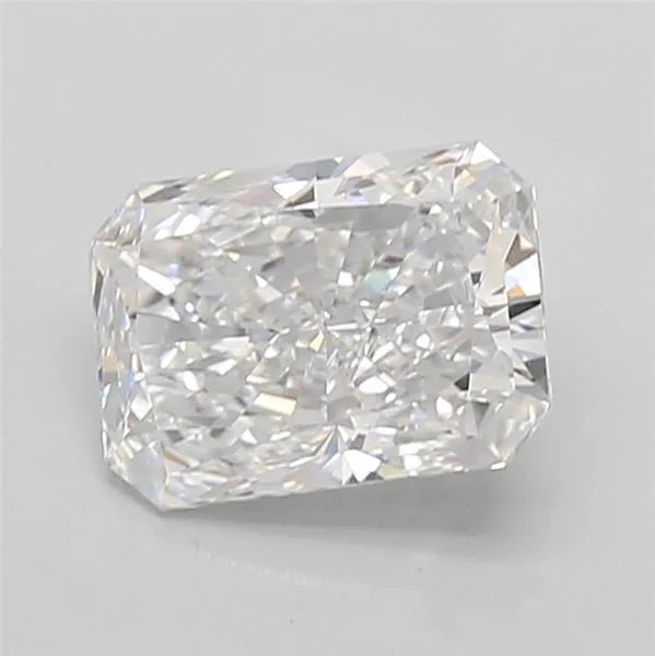 4.05ct Radiant Lab Grown Diamond (Colour E, Clarity VVS2, IGI Certified)